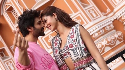 Kartik Aryan and Ananya Panday have begun promoting their next movie, Tu Meri Main Tera Main Tera Tu Meri. Kartik Aryan and Ananya Panday have begun promoting their next movie, Tu Meri Main Tera Main Tera Tu Meri.
