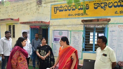 గ్రామ పంచాయతీ ఎన్నికలు - కొనసాగుతున్న నామినేషన్లు గ్రామ పంచాయతీ ఎన్నికలు - కొనసాగుతున్న నామినేషన్లు