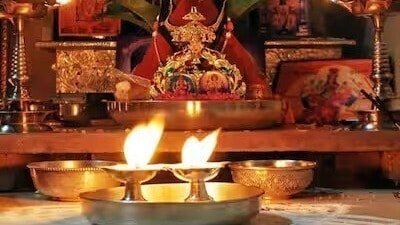 পুজোর সময় সঠিকভাবে আরতি করেন তো?