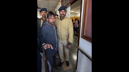 The convict, Monu Kumar, now 39, was a 24-year-old taxi driver when he had targeted the 21-year-old woman on July 30, 2010. (HT)