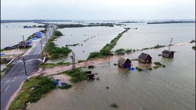 A flood-affected area after heavy rainfall due to Cyclone Ditwah at Vedaranyam in Nagapattinam on Saturday. (ANI) A flood-affected area after heavy rainfall due to Cyclone Ditwah at Vedaranyam in Nagapattinam on Saturday. (ANI)