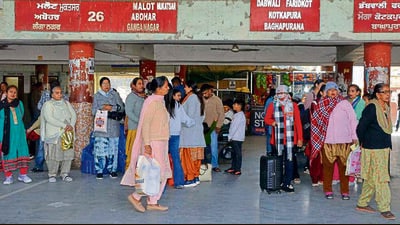 Commuters stranded at the ISBT in Ludhiana on Saturday. (Manish/HT) Commuters stranded at the ISBT in Ludhiana on Saturday. (Manish/HT)