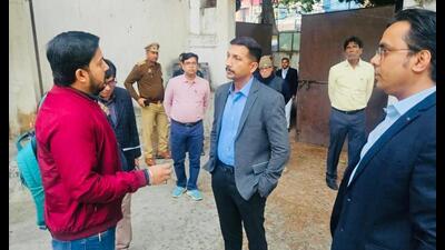 DM and district election officer Vishak G conducted surprise inspections across assembly constituencies in Lucknow on Saturday. (HT)