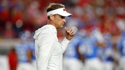 Head coach Lane Kiffin of the Mississippi Rebels looks on before the game against the Florida Gators (Getty Images via AFP) Head coach Lane Kiffin of the Mississippi Rebels looks on before the game against the Florida Gators (Getty Images via AFP)