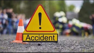 Preliminary investigations revealed that both vehicles rammed into each other at high speed due to heavy early-morning fog, poor visibility, and the sharp curve on the ghat road. Preliminary investigations revealed that both vehicles rammed into each other at high speed due to heavy early-morning fog, poor visibility, and the sharp curve on the ghat road.