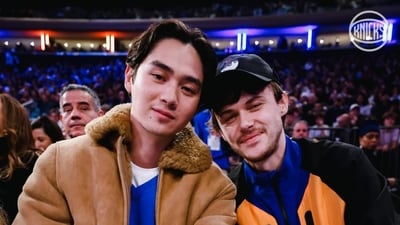 Sean Kaufman shocks Knicks crowd with surprise kiss on Christopher Briney (Instagram/nyknicks) Sean Kaufman shocks Knicks crowd with surprise kiss on Christopher Briney (Instagram/nyknicks)