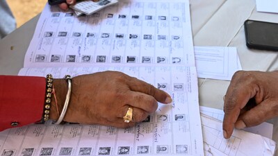 The 90-year-old, in his white shirt and dhoti, is seeking votes in his trembling voice--not for anyone else but for himself. (HT Photo/Representative) The 90-year-old, in his white shirt and dhoti, is seeking votes in his trembling voice--not for anyone else but for himself. (HT Photo/Representative)