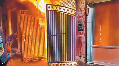 The fire started at a footwear store on the ground floor. (HT Photo) The fire started at a footwear store on the ground floor. (HT Photo)