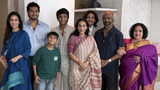 కుటుంబంతో రజనీకాంత్ (Instagram/@soundaryaarajinikant)
