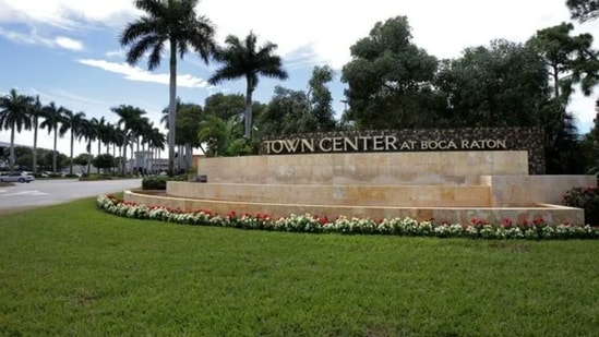 Cops dispelled fears of a shooting at Boca Raton Town Center Mall. (X/@BocaDev)
