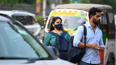 While minor irritation can be managed at home, Dr Ahuja strongly advised people to seek professional medical attention if certain warning signs appear. (Sunil Ghosh/Hindustan Times) While minor irritation can be managed at home, Dr Ahuja strongly advised people to seek professional medical attention if certain warning signs appear. (Sunil Ghosh/Hindustan Times)