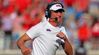 Head coach Lane Kiffin of the Mississippi Rebels reacts against the Citadel Bulldogs (Getty Images via AFP) Head coach Lane Kiffin of the Mississippi Rebels reacts against the Citadel Bulldogs (Getty Images via AFP)