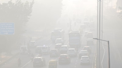 New Delhi: Commuters make their way as a layer of smog covers the city amid deteriorated air quality, in New Delhi, Friday, Nov. 28, 2025. Delhi's overall air quality remained in the 'very poor' category on Friday morning, with an AQI reading of 384. (PTI Photo/Salman Ali)(PTI11_28_2025_000024A) (PTI) New Delhi: Commuters make their way as a layer of smog covers the city amid deteriorated air quality, in New Delhi, Friday, Nov. 28, 2025. Delhi's overall air quality remained in the 'very poor' category on Friday morning, with an AQI reading of 384. (PTI Photo/Salman Ali)(PTI11_28_2025_000024A) (PTI)