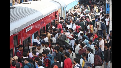Passengers gather to board trains ahead of Chhath Puja festival rush at Patna Railway Station in Patna. (Santosh Kumar/HT)