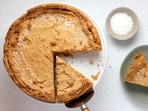 Pumpkin pie is lower in carbohydrates. Pumpkin pie is lower in carbohydrates.