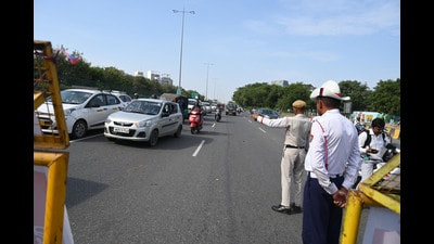 (Representative image) Officials say checks will run four days a week during evening peak hours, though pauses may occur when dense fog makes checkpoints unsafe. (HT Archive) (Representative image) Officials say checks will run four days a week during evening peak hours, though pauses may occur when dense fog makes checkpoints unsafe. (HT Archive)