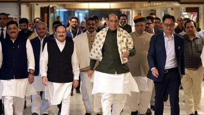 అణుశక్తి, విద్యారంగ సంస్కరణలే లక్ష్యంగా పార్లమెంట్ శీతాకాల సమావేశాలు (Hindustan Times) అణుశక్తి, విద్యారంగ సంస్కరణలే లక్ష్యంగా పార్లమెంట్ శీతాకాల సమావేశాలు (Hindustan Times)