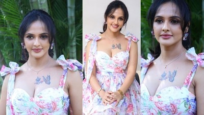<p>జ్యోతి పూర్వజ్ హీరోయిన్గా నటించిన లేటెస్ట్ మూవీ కిల్లర్. ఈ సినిమాలో ఐదు విభిన్న పాత్రలు పోషించింది బ్యూటిఫుల్ జ్యోతి పూర్వజ్.</p> <p>జ్యోతి పూర్వజ్ హీరోయిన్గా నటించిన లేటెస్ట్ మూవీ కిల్లర్. ఈ సినిమాలో ఐదు విభిన్న పాత్రలు పోషించింది బ్యూటిఫుల్ జ్యోతి పూర్వజ్.</p>