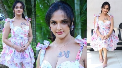 <p>సుకు పూర్వజ్ దర్శకత్వం వహించిన కిల్లర్ మూవీ నుంచి ఇటీవల ఐస్ అండ్ ఫైర్ సాంగ్ లాంచ్ చేశారు. ఈ ఈవెంట్లో పొట్టి స్కర్ట్లో జ్యోతి పూర్వజ్ గ్లామర్తో అట్రాక్ట్ చేసింది.</p> <p>సుకు పూర్వజ్ దర్శకత్వం వహించిన కిల్లర్ మూవీ నుంచి ఇటీవల ఐస్ అండ్ ఫైర్ సాంగ్ లాంచ్ చేశారు. ఈ ఈవెంట్లో పొట్టి స్కర్ట్లో జ్యోతి పూర్వజ్ గ్లామర్తో అట్రాక్ట్ చేసింది.</p>