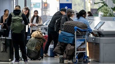 With Travel Tuesday gaining traction alongside Black Friday and Cyber Monday, travelers can find reduced flight prices. (Bloomberg) With Travel Tuesday gaining traction alongside Black Friday and Cyber Monday, travelers can find reduced flight prices. (Bloomberg)