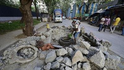 The recently concretised Madhusudhan Kalekar Marg in Bandra East has been dug up for repairs (Anshuman Poyrekar/HT Photo) The recently concretised Madhusudhan Kalekar Marg in Bandra East has been dug up for repairs (Anshuman Poyrekar/HT Photo)