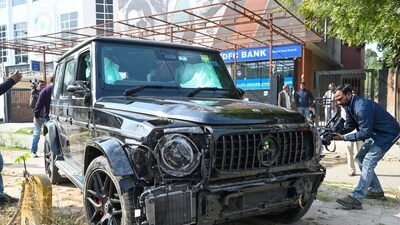 The police said that the Mercedes car, after it rammed into the three persons, also dragged them for some distance. (HT Photo/ Arvind Yadav) The police said that the Mercedes car, after it rammed into the three persons, also dragged them for some distance. (HT Photo/ Arvind Yadav)