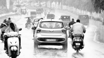 <p>సోమవారం సాయంత్రం 5 గంటలకు నెల్లూరు(జి) కొడవలూరులో 38.7 మిమీ, నెల్లూరులో36.7 మిమీ, తిరుపతి(జి) తడలో33.5మిమీ వర్షపాతం నమోదైందని ఏపీ విపత్తుల నిర్వహణ సంస్థ  తెలిపింది.</p> (image source @APSDMA)