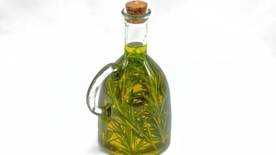 Rosemary oil has antimicrobial and anti-inflammatory properties which help with hair fall and dandruff. (Pixabay) Rosemary oil has antimicrobial and anti-inflammatory properties which help with hair fall and dandruff. (Pixabay)