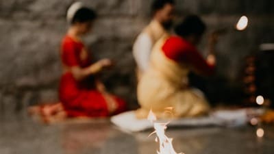 <p>సమంత, రాజ్ పెళ్లి సింపుల్గా కేవలం 30 మంది అతిథుల సమక్షంలో జరగడం విశేషం.</p> <p>సమంత, రాజ్ పెళ్లి సింపుల్గా కేవలం 30 మంది అతిథుల సమక్షంలో జరగడం విశేషం.</p>