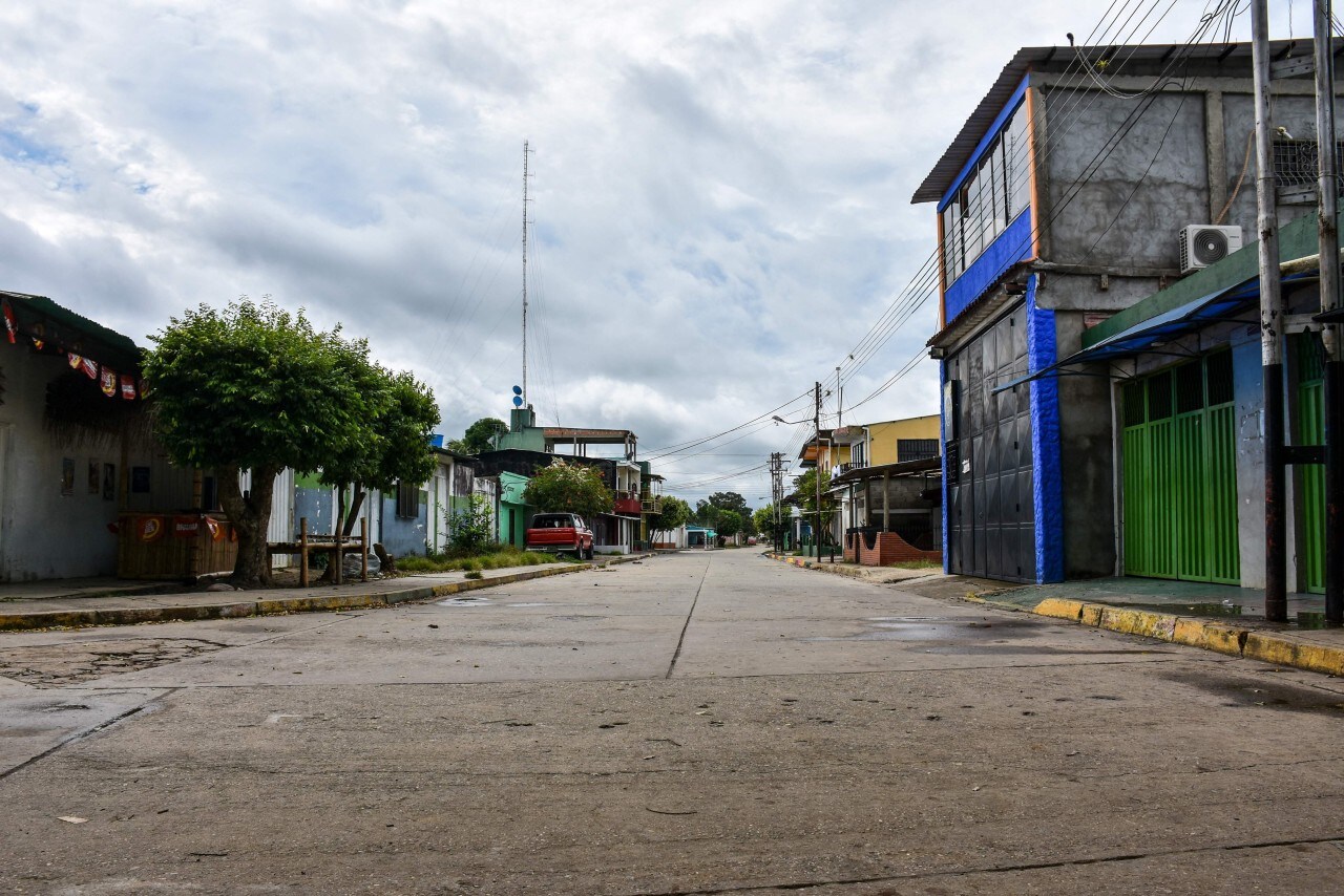 A town in the Venezuelan state of Apure, close to the border with Colombia.