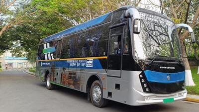 Given the lack of depots, inadequate charging infrastructure, and pending route approvals, officials fear the system cannot handle such a large fleet. (HT Archive) Given the lack of depots, inadequate charging infrastructure, and pending route approvals, officials fear the system cannot handle such a large fleet. (HT Archive)