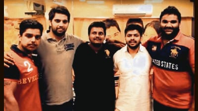 Inderpreet Singh alias Parry (extreme left), Lawrence Bishnoi (in white shirt) and Goldy Brar (extreme right) in an undated photo. (SOURCED) Inderpreet Singh alias Parry (extreme left), Lawrence Bishnoi (in white shirt) and Goldy Brar (extreme right) in an undated photo. (SOURCED)
