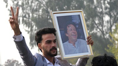 ইমরান খান ‘মানসিক অত্যাচারের শিকার’, আদিয়ালা জেলে প্রাক্তন পাক PMর সাক্ষাতে বোন (Photo by Abdul MAJEED / AFP) (AFP) ইমরান খান ‘মানসিক অত্যাচারের শিকার’, আদিয়ালা জেলে প্রাক্তন পাক PMর সাক্ষাতে বোন (Photo by Abdul MAJEED / AFP) (AFP)