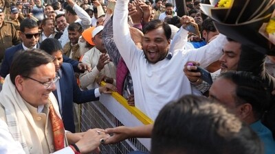 Chief Minister Pushkar Singh Dhami being welcomed in Haridwar amid celebrations over the historic increase in sugarcane support price.