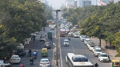 The trial, which remained active during peak hours on Tuesday, also had illegal parking surfacing again by the evening. (Parveen Kumar/HT) The trial, which remained active during peak hours on Tuesday, also had illegal parking surfacing again by the evening. (Parveen Kumar/HT)