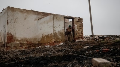 A Ukraine army soldier attends a military exercise between combat missions, amid Russia's attack on Ukraine, in Kharkiv region, on December 1, 2025. (Sofiia Gatilova/Reuters Photo)