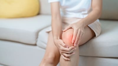 Yoga instructor shares 5 exercises to combat winter knee pain. (Shutterstock) Yoga instructor shares 5 exercises to combat winter knee pain. (Shutterstock)