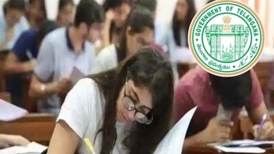 <p>ప్రస్తుతం ఆలస్య రుసుంతో వార్షిక పరీక్షల ఫీజులను స్వీకరిస్తున్నారు. రూ. 200 ఫైన్ తో డిసెంబర్ 2 నుంచి డిసెంబర్ 11 వరకు, రూ.500 ఆలస్య రుసుంతో డిసెంబర్ 15 నుంచి 29 వరకు ఫీజు చెల్లించుకునే అవకాశం ఉంది.అన్ని సబ్జెక్టులకు రుసుము రూ.125గా నిర్ణయించారు. మూడు సబ్జెక్టుల వరకు రూ.110. రెగ్యులర్ పరీక్ష రుసుముతో పాటు వృత్తి విద్యా అభ్యర్థులు రూ.60 చెల్లించాలి. విద్యార్థులు <a href="https://bse.telangana.gov.in/" target="_blank">https://bse.telangana.gov.in/</a> వెబ్ సైట్ లో వివరాలను తెలుసుకోవచ్చు.</p> <p>ప్రస్తుతం ఆలస్య రుసుంతో వార్షిక పరీక్షల ఫీజులను స్వీకరిస్తున్నారు. రూ. 200 ఫైన్ తో డిసెంబర్ 2 నుంచి డిసెంబర్ 11 వరకు, రూ.500 ఆలస్య రుసుంతో డిసెంబర్ 15 నుంచి 29 వరకు ఫీజు చెల్లించుకునే అవకాశం ఉంది.అన్ని సబ్జెక్టులకు రుసుము రూ.125గా నిర్ణయించారు. మూడు సబ్జెక్టుల వరకు రూ.110. రెగ్యులర్ పరీక్ష రుసుముతో పాటు వృత్తి విద్యా అభ్యర్థులు రూ.60 చెల్లించాలి. విద్యార్థులు <a href="https://bse.telangana.gov.in/" target="_blank">https://bse.telangana.gov.in/</a> వెబ్ సైట్ లో వివరాలను తెలుసుకోవచ్చు.</p>