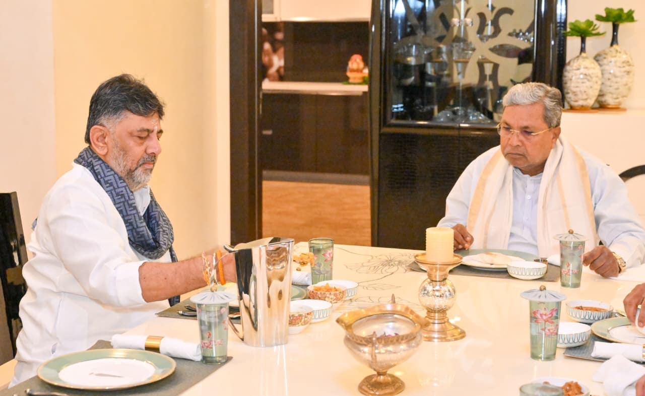 Siddaramaiah-DK Shivakumar breakfast meeting on Tuesday. (Sourced) Siddaramaiah-DK Shivakumar breakfast meeting on Tuesday. (Sourced)