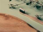 Dentist advices to brush teeth after waking up, and also reveals a solution for those who want to brush their teeth after breakfast.