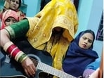 Bride performs Kumar Sanu and Alka Yagnik’s ‘Ek Din Aap’ on guitar.
