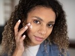 A skincare creator suggests that sunscreen reapplication should be based on UV exposure, rather than a fixed time interval. (Freepik)