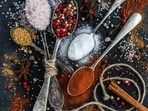 Nutritionist shares how cloves can help detox your lungs from pollution. 