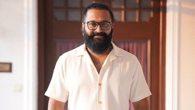 <p>రిషబ్ శెట్టి- కంతారా చాప్టర్ 1 హీరో, దర్శకుడు రిషబ్ శెట్టి ఈ ఐఎమ్డీబీ జాబితాలో 10వ స్థానంలో నిలిచాడు. </p> <p>రిషబ్ శెట్టి- కంతారా చాప్టర్ 1 హీరో, దర్శకుడు రిషబ్ శెట్టి ఈ ఐఎమ్డీబీ జాబితాలో 10వ స్థానంలో నిలిచాడు. </p>