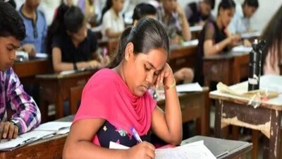 <p>టీచర్లకు వచ్చే గ్రేడ్ల ఆధారంగా వారి పని తీరును కూడా అంచనా వేస్తారు. అంతేకాకుండా రాబోయే రోజుల్లో ఉత్తమ టీచర్ అవార్డులకు సైతం దీన్ని ప్రాతిపదికగా తీసుకునే అవకాశాలున్నాయి.</p> <p>టీచర్లకు వచ్చే గ్రేడ్ల ఆధారంగా వారి పని తీరును కూడా అంచనా వేస్తారు. అంతేకాకుండా రాబోయే రోజుల్లో ఉత్తమ టీచర్ అవార్డులకు సైతం దీన్ని ప్రాతిపదికగా తీసుకునే అవకాశాలున్నాయి.</p>