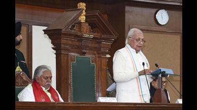 Bihar Governor Arif Mohammad Khan addresses joint winter session at Bihar Vidhan Mandal in Patna, Wednesday (Santosh Kumar/HT) Bihar Governor Arif Mohammad Khan addresses joint winter session at Bihar Vidhan Mandal in Patna, Wednesday (Santosh Kumar/HT)