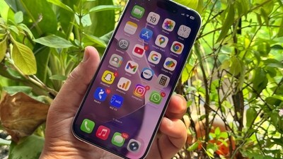 Indian government this week issued a confidential order to major smartphone makers, instructing them to preinstall the Sanchar Saathi app at the manufacturing stage. (Ayushmann Chawla) Indian government this week issued a confidential order to major smartphone makers, instructing them to preinstall the Sanchar Saathi app at the manufacturing stage. (Ayushmann Chawla)