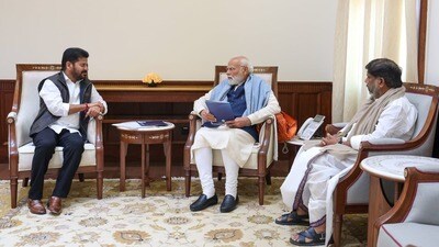 ప్రధాని మోదీతో రేవంత్ రెడ్డి, భట్టి ప్రధాని మోదీతో రేవంత్ రెడ్డి, భట్టి