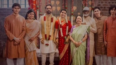 రాజ్ నిడిమోరు ఫ్యామిలీతో సమంత (Instagram) రాజ్ నిడిమోరు ఫ్యామిలీతో సమంత (Instagram)