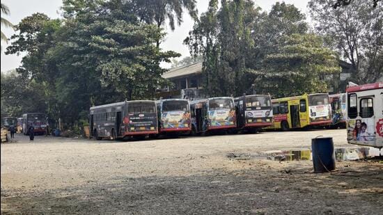 Mumbai, India. Jan 13, 2025: The contractual drivers of a private operator hired by the Brihanmumbai Electric Supply and Transport undertaking went on a flash strike at Pratiksha Nagar Depot in Mumbai. Mumbai, India. Jan 13, 2025. (Photo by Raju Shinde/HT Photo) (Hindustan Times)